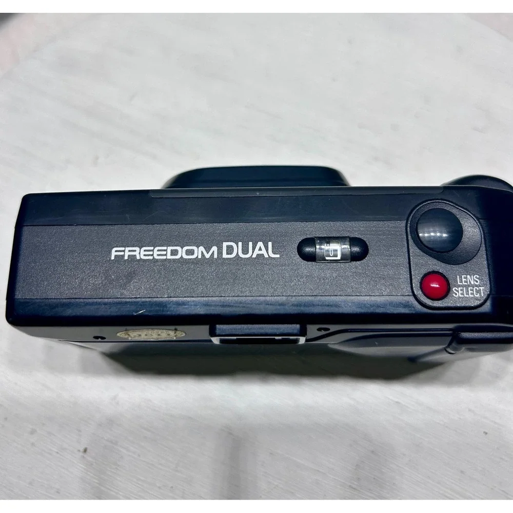 Minolta Freedom Dual 35mm Film Camera AF Point and Shoot Black Vintage